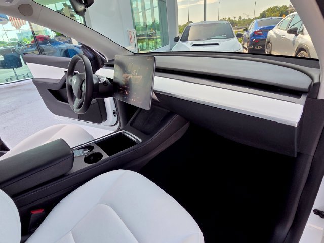 Used 2022 Tesla Model Y Performance AWD/4WD image 25