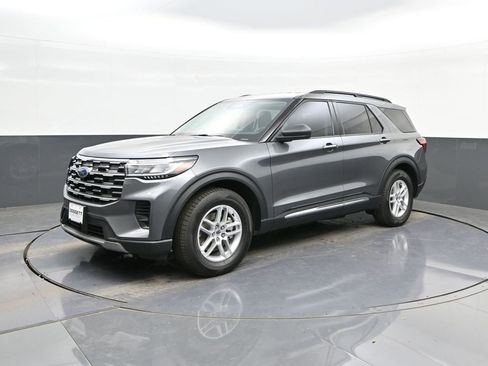 New 2025 Ford Explorer Active image 32