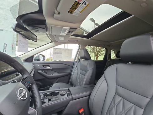 New 2026 Nissan Rogue Platinum image 7