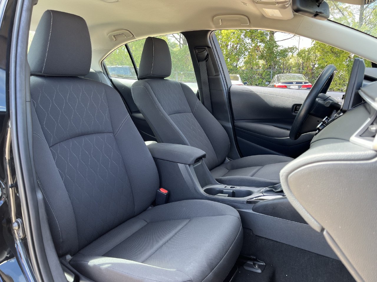 Used 2025 Toyota Corolla LE FWD image 22