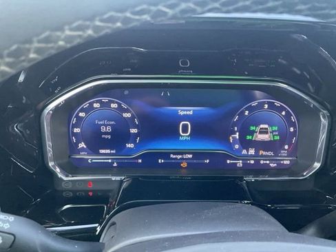 Used 2024 Chevrolet Silverado 1500 LT image 32