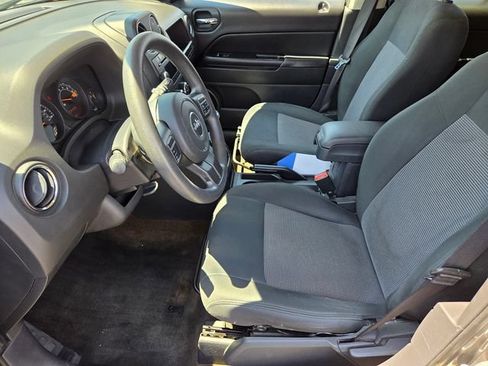 Used 2014 Jeep Patriot Sport AWD/4WD image 10