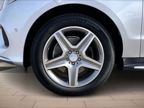 Used 2016 Mercedes-Benz GLE 400 4MATIC image 9