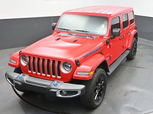 Used 2022 Jeep Wrangler Unlimited Sahara w/ Cold Weather Group AWD/4WD image 34