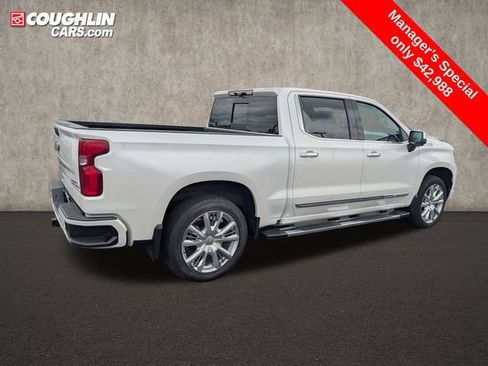 Used 2023 Chevrolet Silverado 1500 High Country w/ High Country Premium Package AWD/4WD image 9
