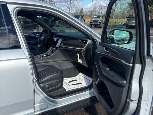 New 2026 Jeep Grand Cherokee L Limited image 23