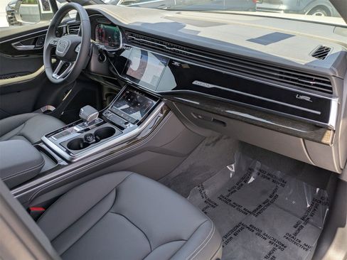 New 2025 Audi Q7 3.0T Premium Plus image 9