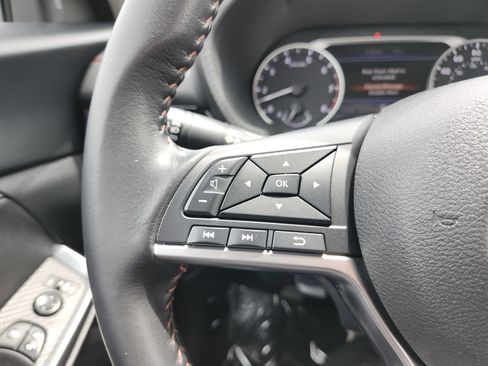 Used 2023 Nissan Sentra SR w/ Midnight Edition Package FWD image 32