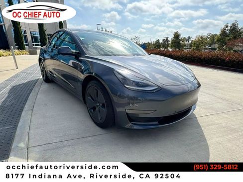 Used 2023 Tesla Model 3 Standard Range image 1