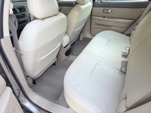 Used 2002 Ford Taurus SEL FWD image 24