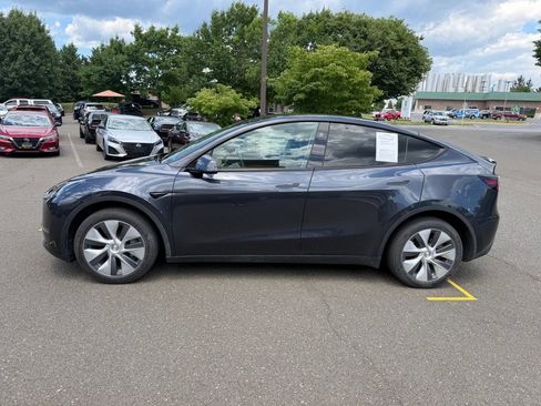 Used 2024 Tesla Model Y Long Range AWD/4WD image 7