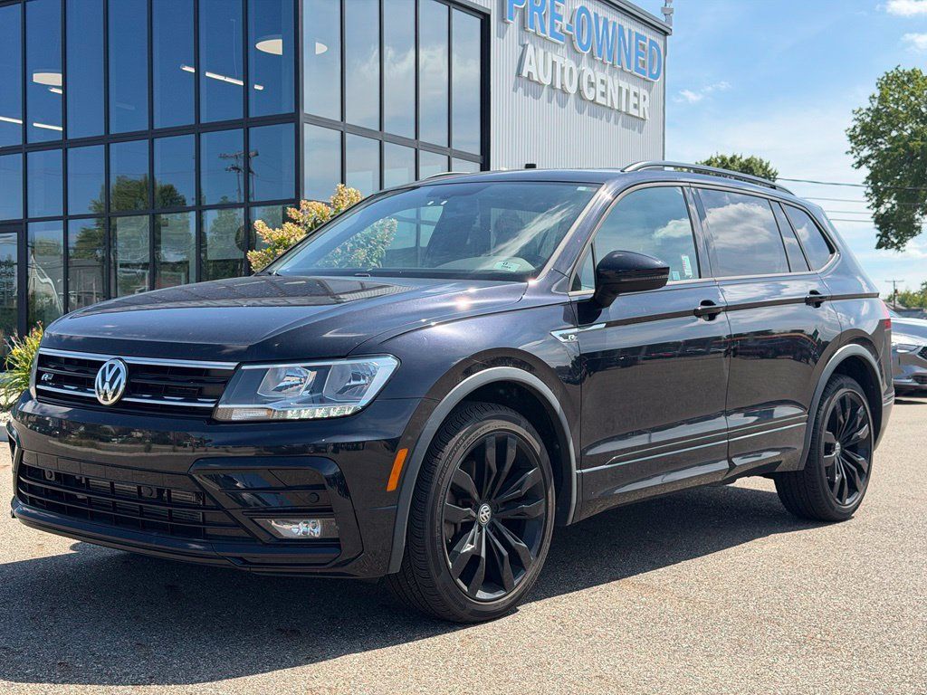 Used 2020 Volkswagen Tiguan SE R-Line FWD image 1