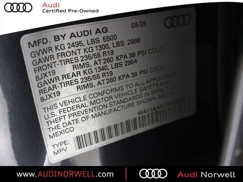 Certified 2025 Audi Q5 Premium w/ Convenience Package AWD/4WD image 3