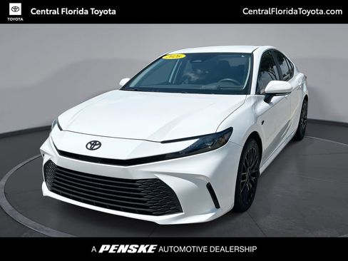 Used 2026 Toyota Camry LE w/ Convenience Package FWD image 1