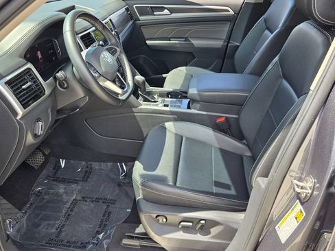 Used 2023 Volkswagen Atlas SE w/ Panoramic Sunroof Package FWD image 10