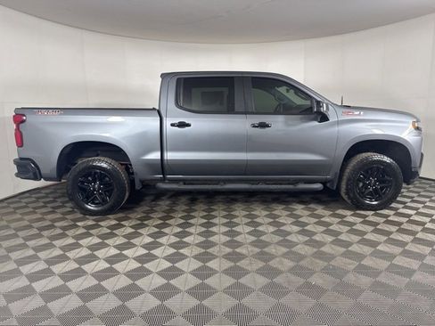 Used 2021 Chevrolet Silverado 1500 LT Trail Boss w/ Convenience Package II image 2