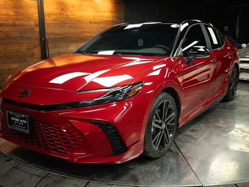 Used 2025 Toyota Camry XSE image 2