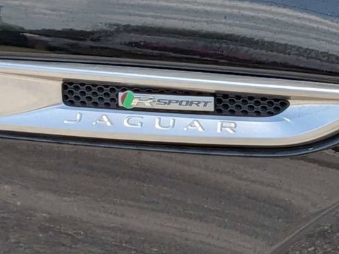 Used 2020 Jaguar F-PACE R-Sport image 11