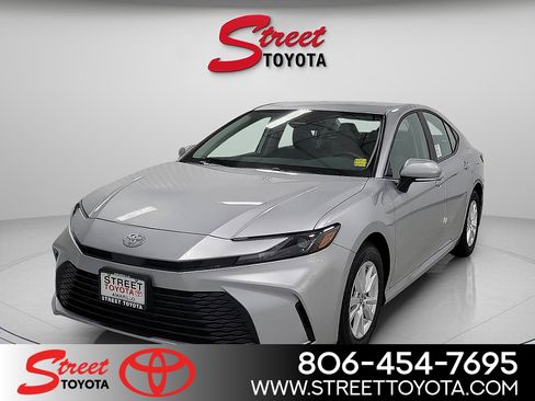 Certified 2025 Toyota Camry LE w/ Convenience Package image 1