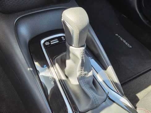 Certified 2025 Toyota Corolla SE image 27