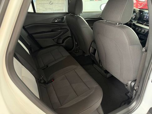 New 2026 Chevrolet Trax LS w/ LS Convenience Package FWD image 18