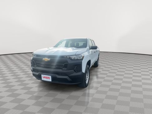 Used 2024 Chevrolet Colorado W/T image 4