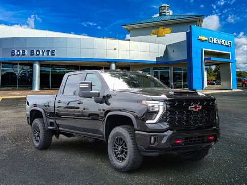 New 2026 Chevrolet Silverado 2500 ZR2 w/ LPO, Dark Essentials Package AWD/4WD image 9