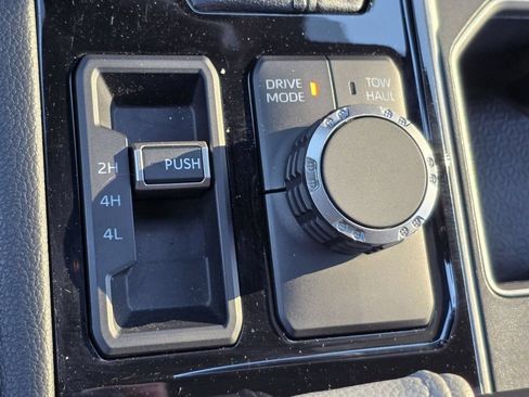 Used 2025 Toyota Tundra Limited AWD/4WD image 13