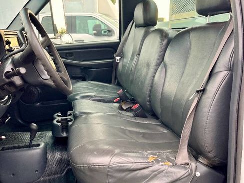 Used 2001 Chevrolet Silverado 3500 4x4 Regular Cab w/ Provisions For Wrecker Pkg image 15