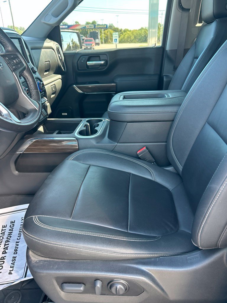 Used 2021 Chevrolet Silverado 1500 RST w/ LPO, Blackout Package AWD/4WD image 10