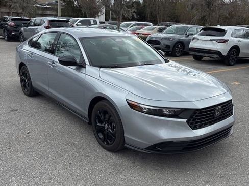 Used 2025 Honda Accord SE image 2