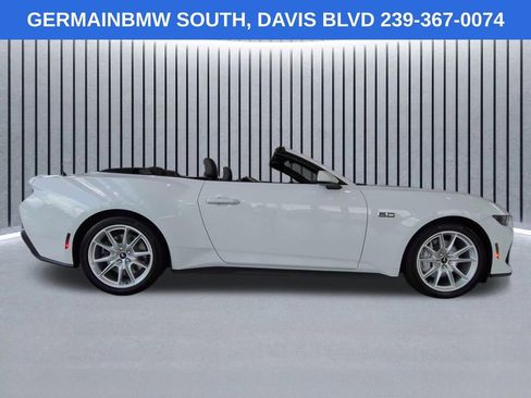Used 2025 Ford Mustang GT Premium RWD image 4