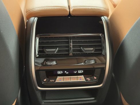 Used 2021 BMW X7 M50i image 35