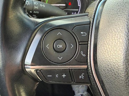 Used 2019 Toyota Camry XLE image 17