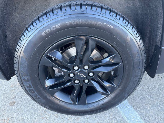 Used 2022 Chevrolet Traverse LS w/ Midnight/Sport Edition FWD image 10