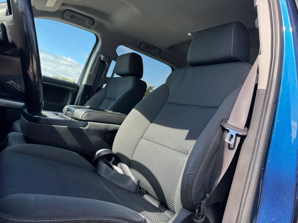 Used 2018 Chevrolet Silverado 1500 LT w/ All Star Edition AWD/4WD image 7