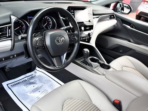 Used 2024 Toyota Camry SE image 8