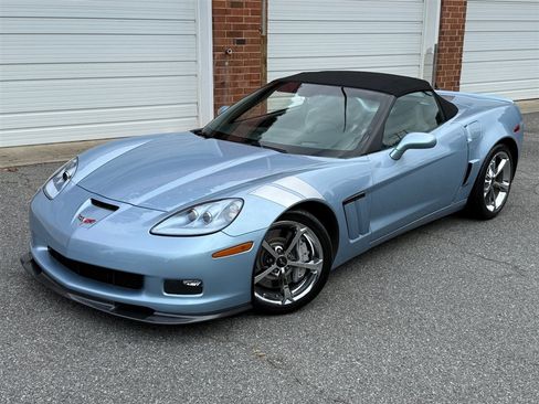 Used 2012 Chevrolet Corvette Grand Sport w/ 3LT Preferred Equipment Group RWD image 3