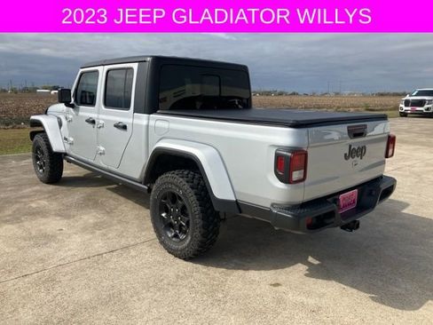 Used 2023 Jeep Gladiator Willys image 5