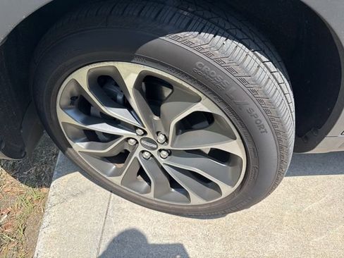 Used 2023 Lincoln Nautilus Reserve FWD image 2