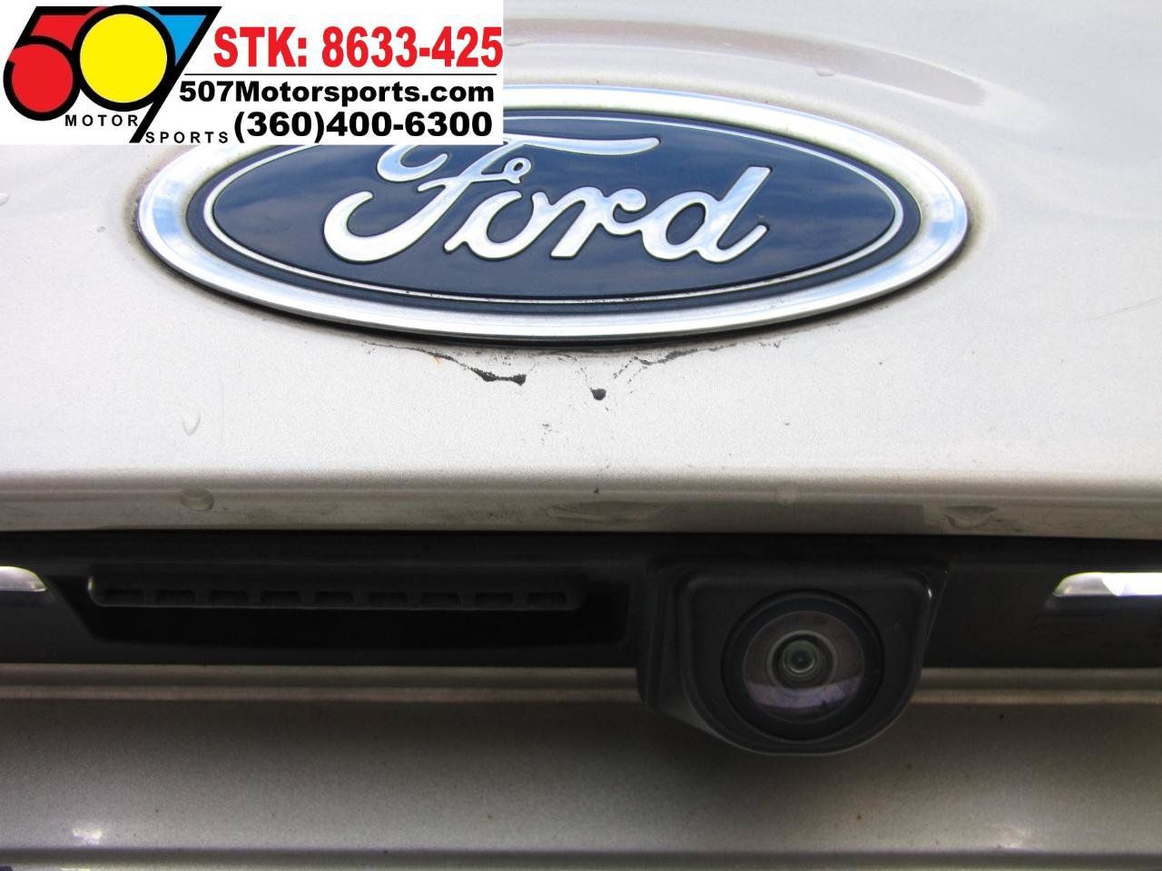 Used 2018 Ford Focus SE w/ Cold Weather Package FWD image 18