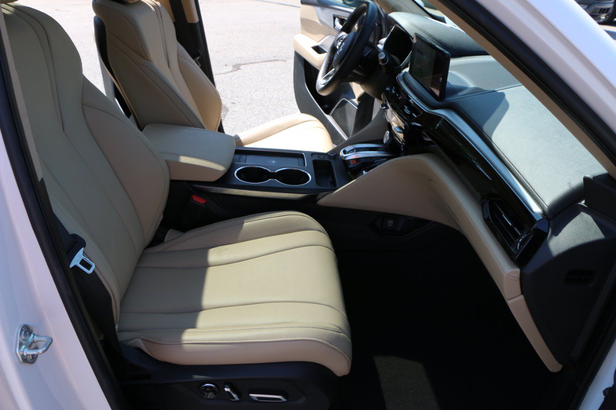 Used 2025 Acura MDX FWD image 31