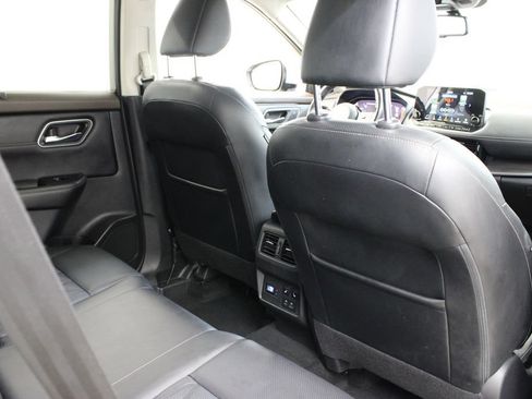 Used 2021 Nissan Rogue Platinum FWD image 23