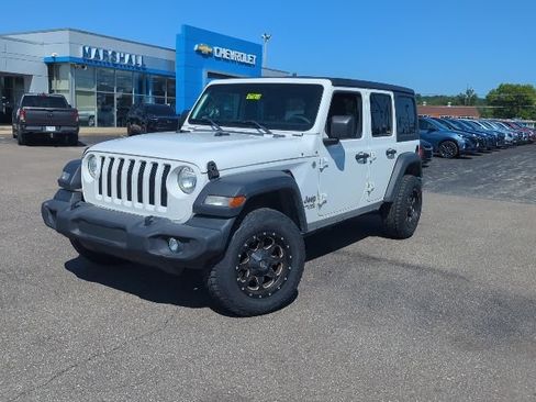 Used 2018 Jeep Wrangler Unlimited Sport S AWD/4WD image 3