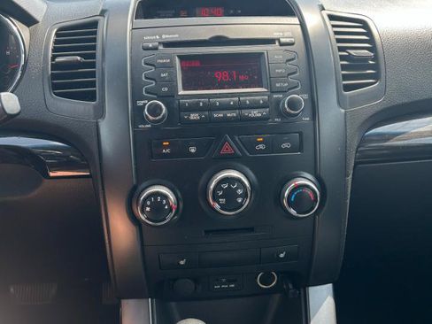 Used 2011 Kia Sorento 2WD w/ Convenience Pkg image 14