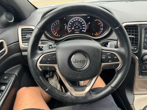 Used 2014 Jeep Grand Cherokee Laredo AWD/4WD image 13