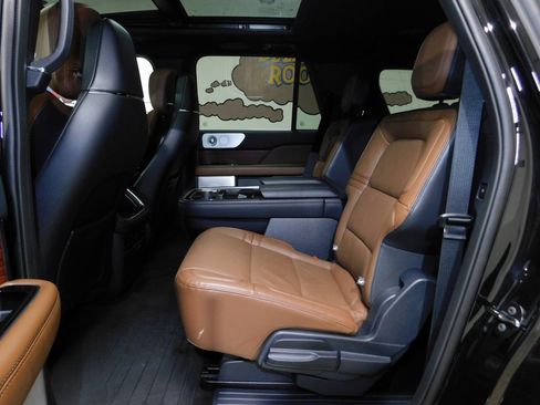 Used 2024 Lincoln Navigator L Reserve w/ Equipment Group 201A image 79