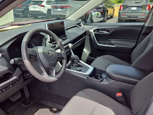 Used 2025 Toyota RAV4 XLE w/ Convenience Package AWD/4WD image 12