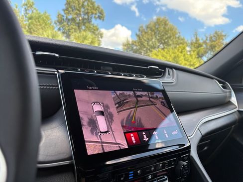 New 2025 Jeep Grand Cherokee Limited w/ Luxury Tech Group II image 21