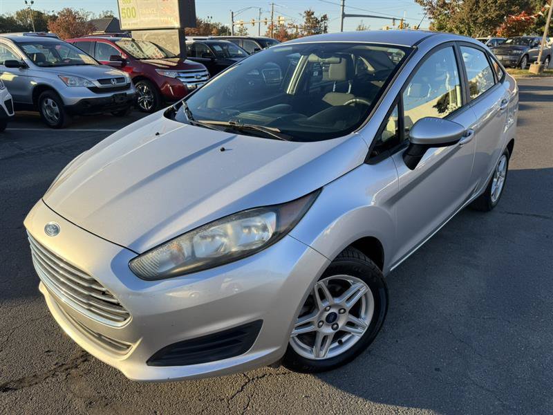 Used 2018 Ford Fiesta SE FWD image 2